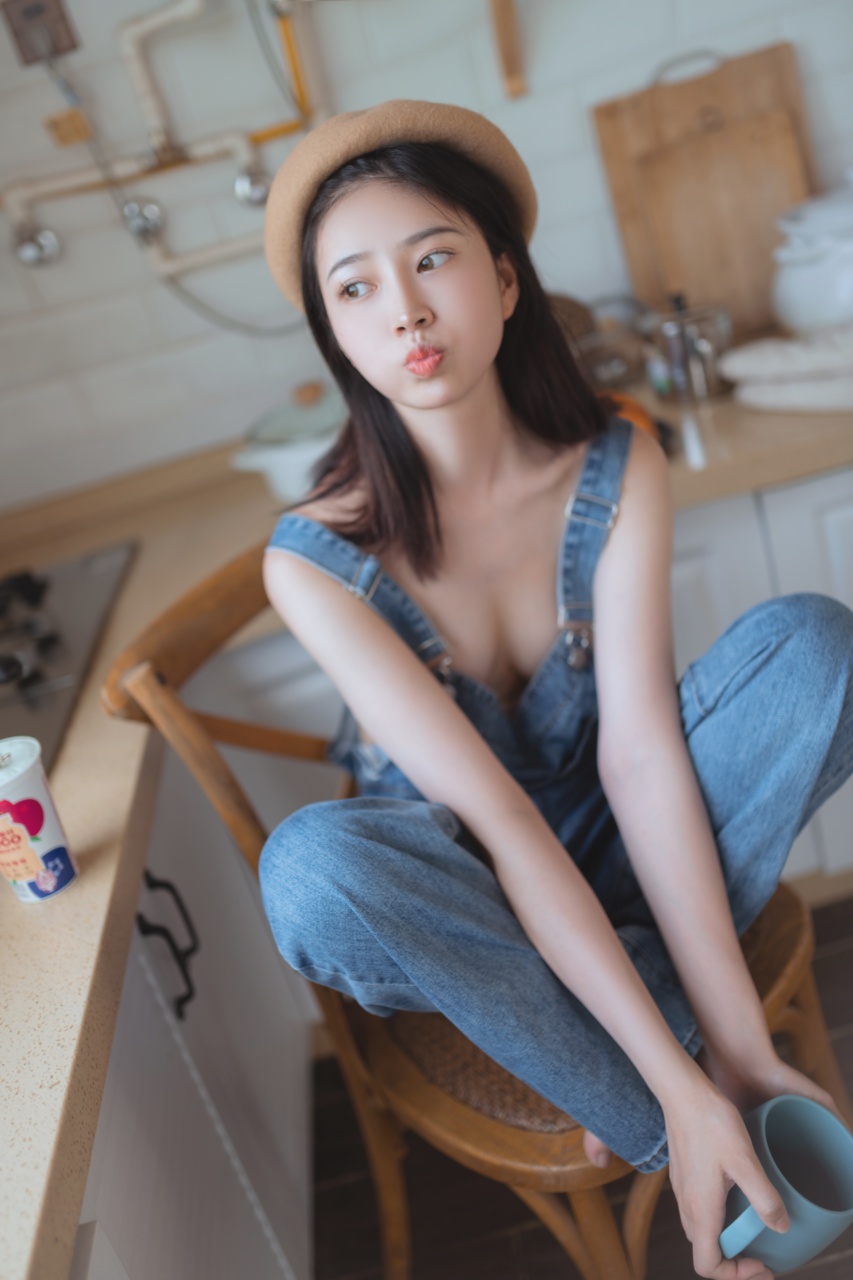 年年 NO.023 宝宝饿了 [32P 201MB]-年年写真站